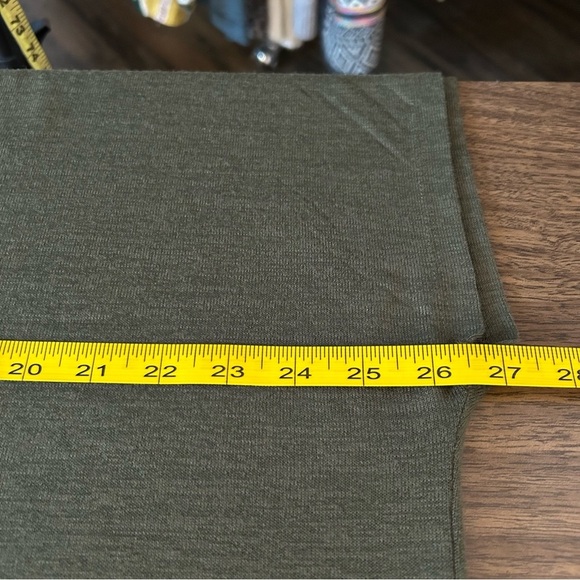❤️ NWT ORVIS Olive Green V-Neck Women’s Top XXL - Picture 7 of 11